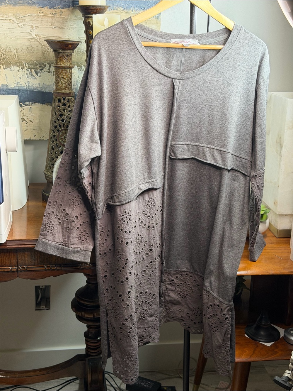 Pretty Angel — Gray Long-Sleeve Tunic with Openwork Lace Trim
Women's Size L